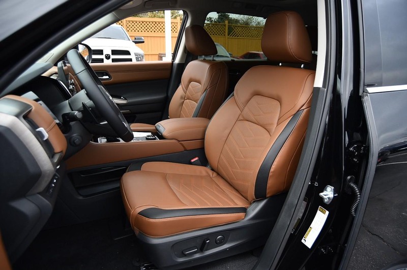 Nissan Pathfinder Vehicle Image 24