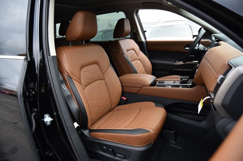 Nissan Pathfinder Vehicle Image 25