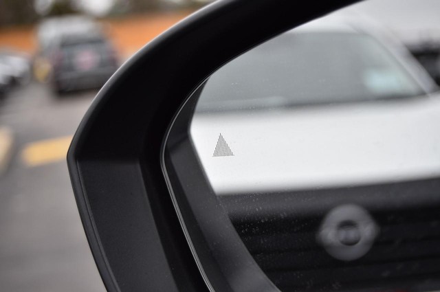 Nissan Rogue Vehicle Image 10