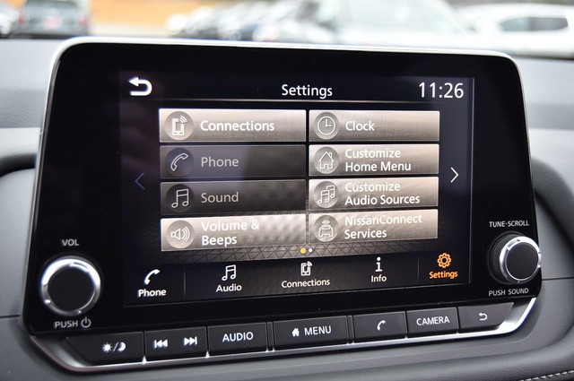 Nissan Rogue Vehicle Image 14