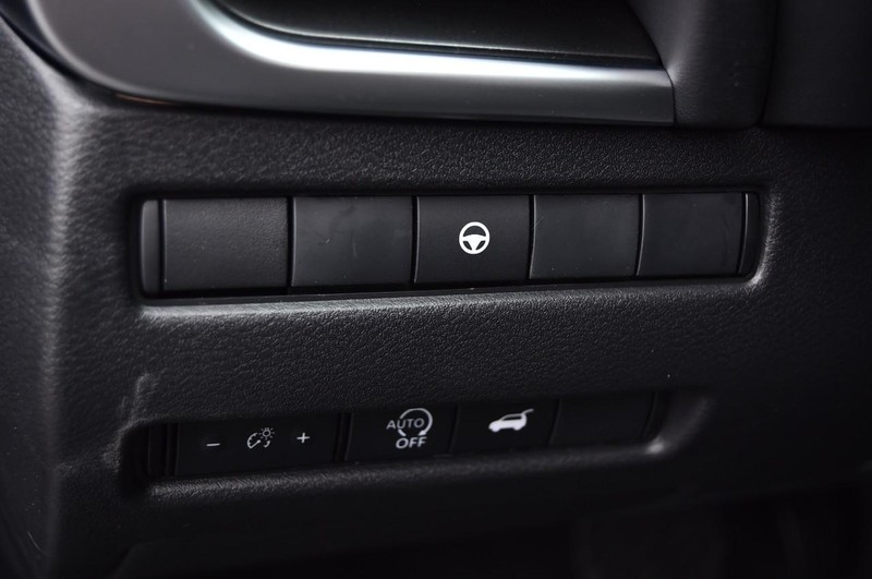 Nissan Rogue Vehicle Image 11