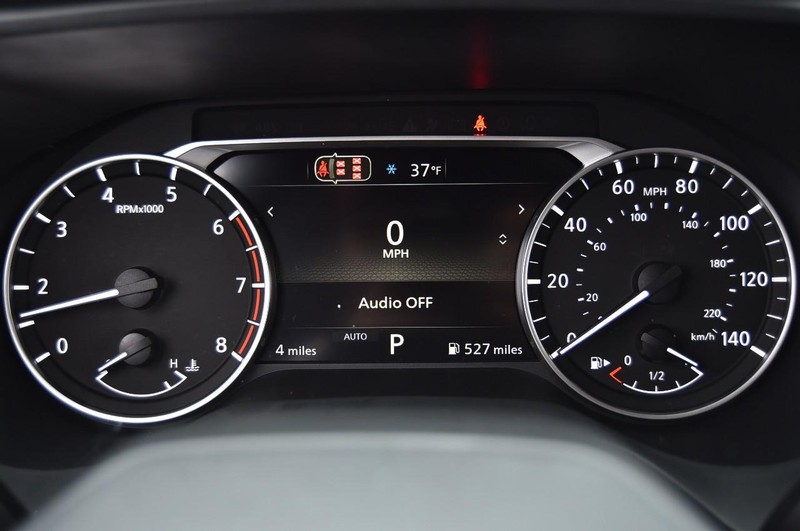 Nissan Rogue Vehicle Image 12