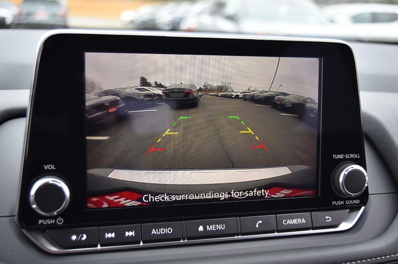 Nissan Rogue Vehicle Image 13