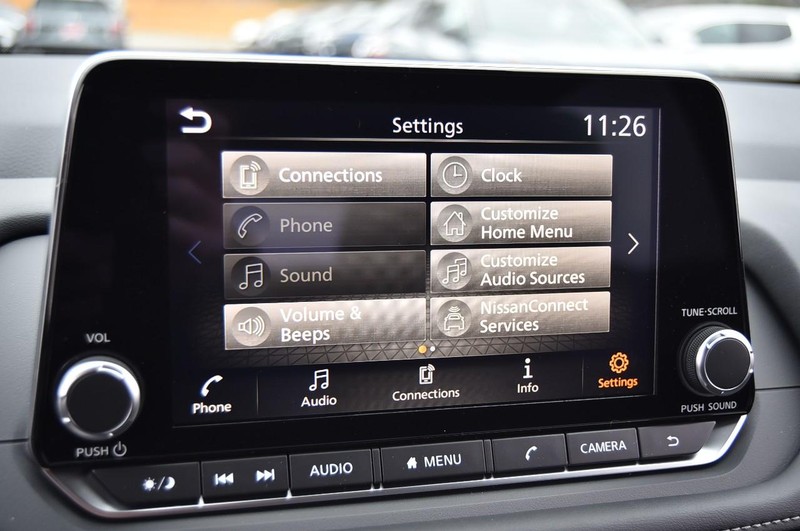 Nissan Rogue Vehicle Image 14