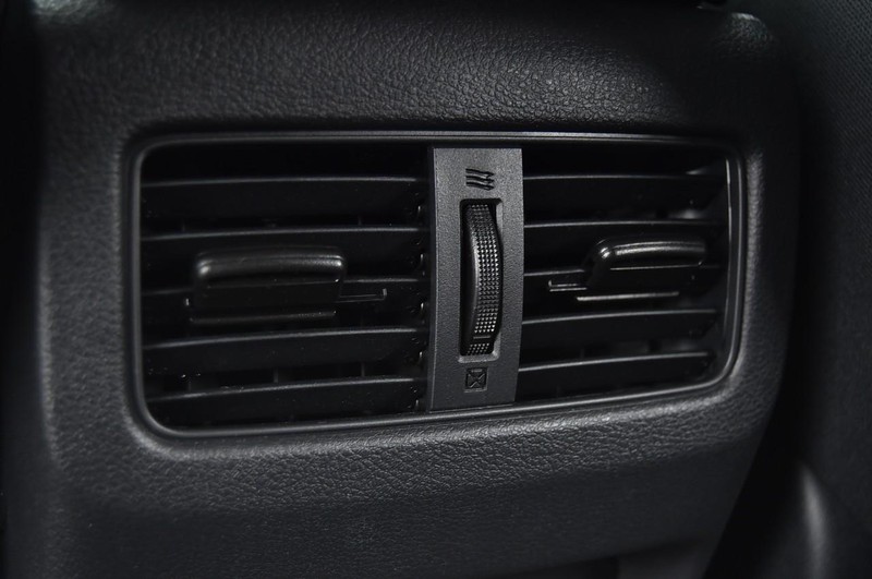 Nissan Rogue Vehicle Image 22