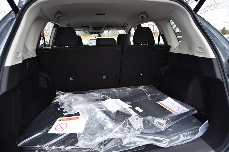 Nissan Rogue Vehicle Image 24