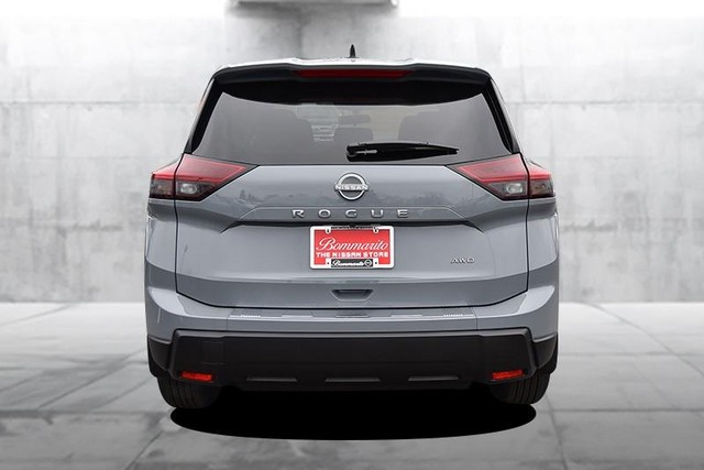 Nissan Rogue Vehicle Image 06