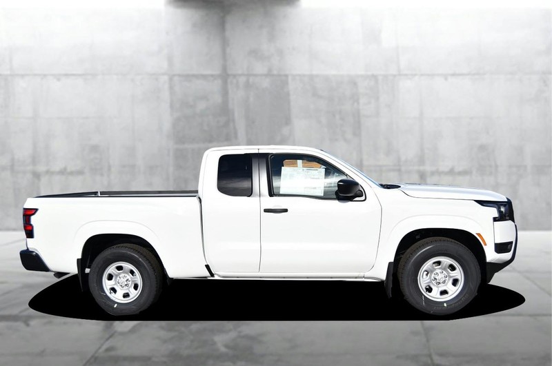 Nissan Frontier Vehicle Image 05