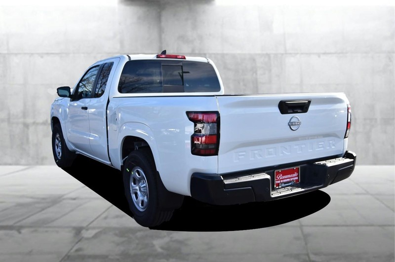 Nissan Frontier Vehicle Image 08
