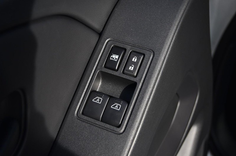 Nissan Frontier Vehicle Image 12