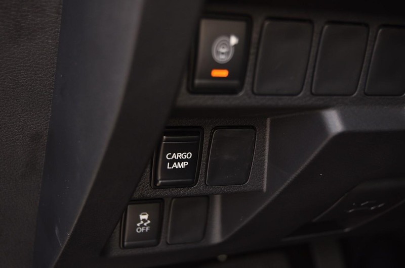 Nissan Frontier Vehicle Image 14