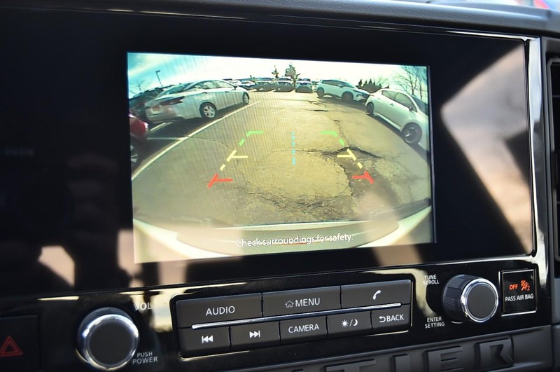 Nissan Frontier Vehicle Image 16