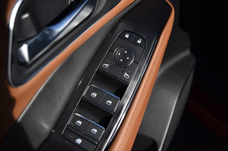 Nissan Rogue Vehicle Image 09