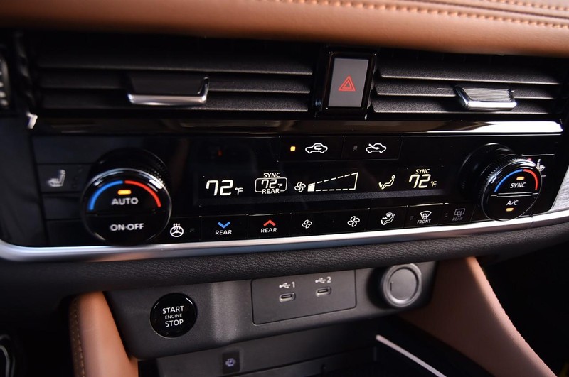 Nissan Rogue Vehicle Image 20