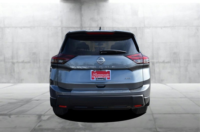 Nissan Rogue Vehicle Image 06