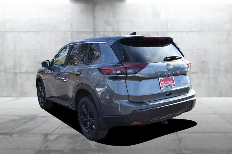 Nissan Rogue Vehicle Image 07