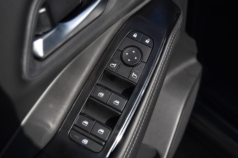 Nissan Rogue Vehicle Image 09