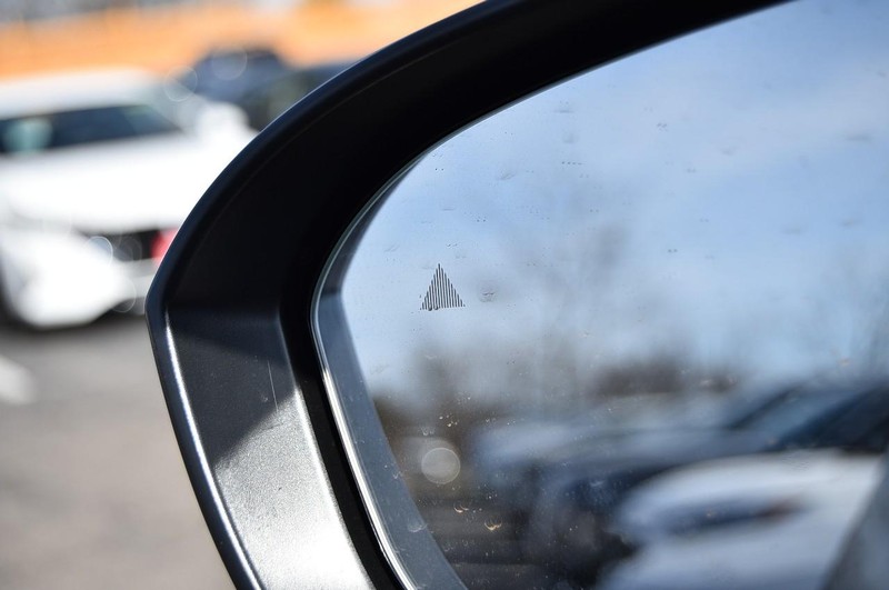 Nissan Rogue Vehicle Image 10