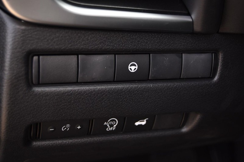 Nissan Rogue Vehicle Image 11