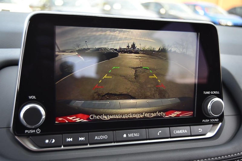 Nissan Rogue Vehicle Image 13