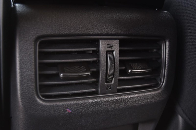 Nissan Rogue Vehicle Image 22