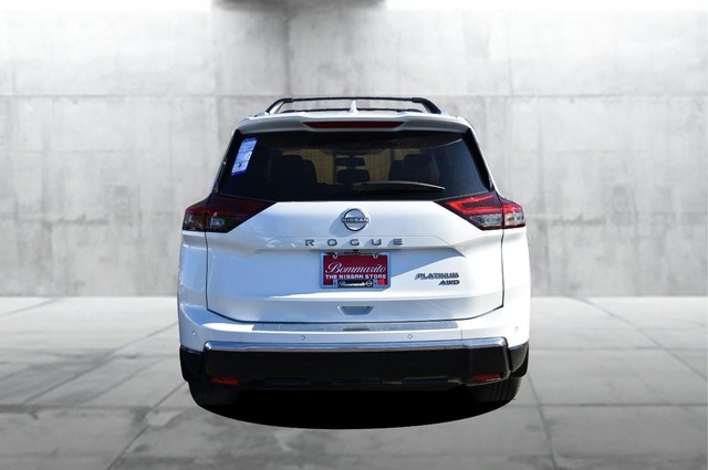 Nissan Rogue Vehicle Full-screen Gallery Image 6
