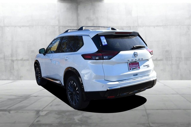 Nissan Rogue Vehicle Full-screen Gallery Image 7