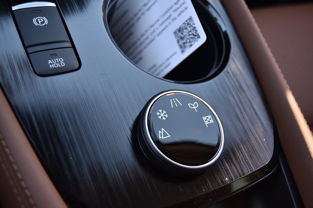 Nissan Rogue Vehicle Full-screen Gallery Image 21