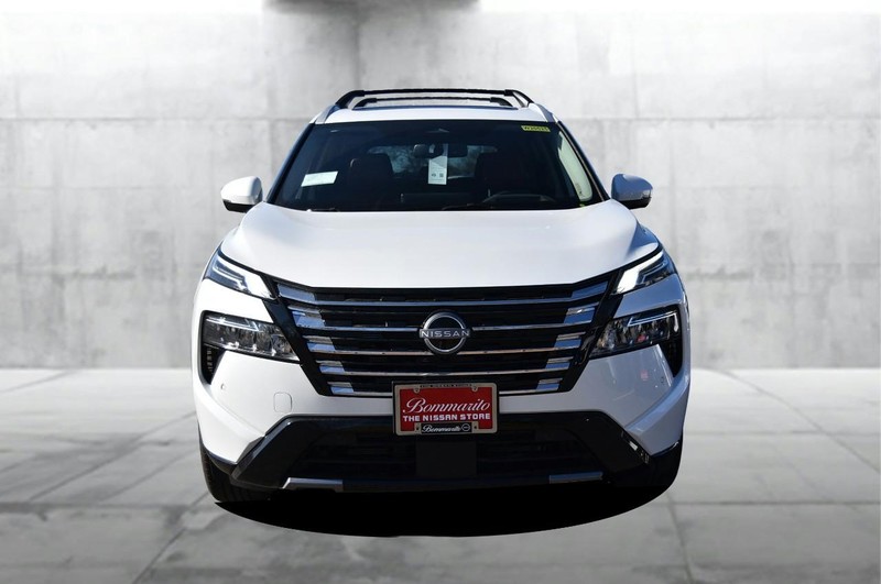 Nissan Rogue Vehicle Image 04