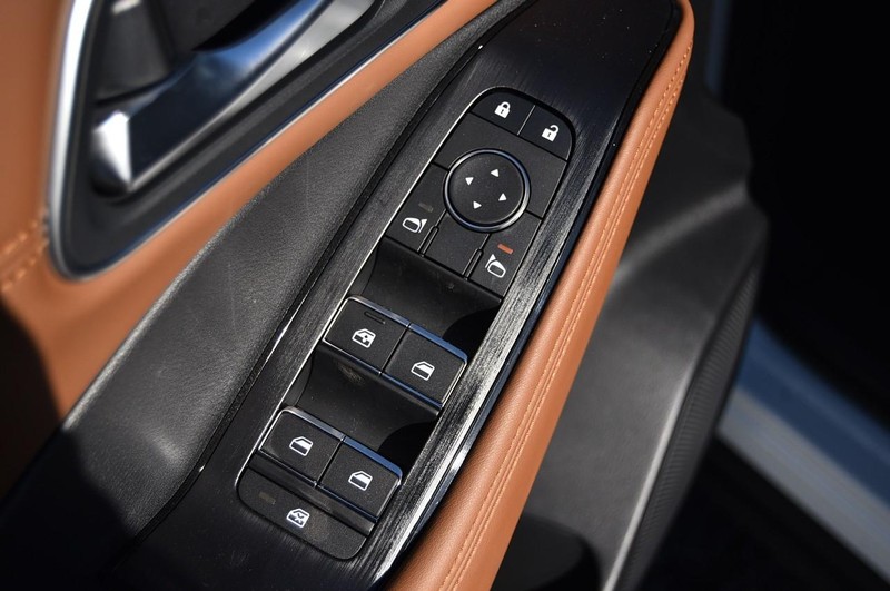 Nissan Rogue Vehicle Image 09