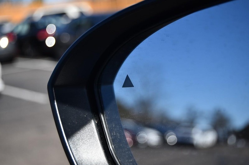 Nissan Rogue Vehicle Image 11