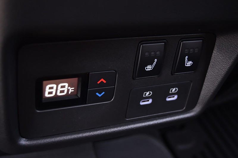 Nissan Rogue Vehicle Image 28