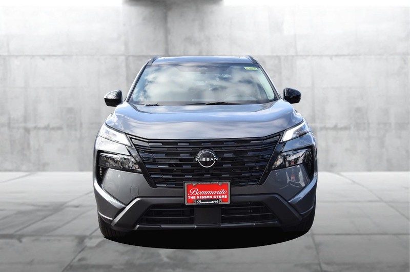 Nissan Rogue Vehicle Image 04