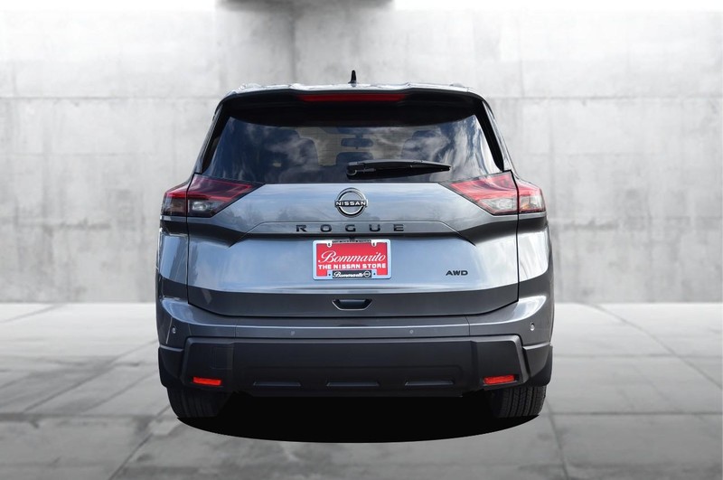 Nissan Rogue Vehicle Image 06