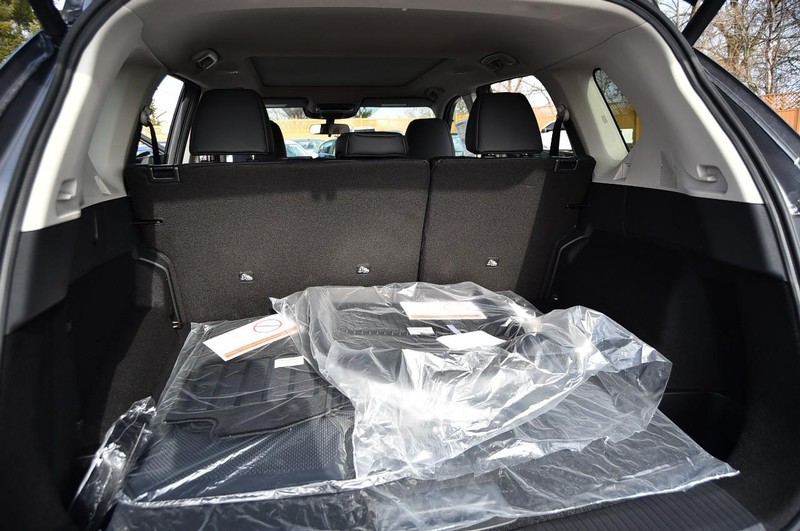 Nissan Rogue Vehicle Image 28