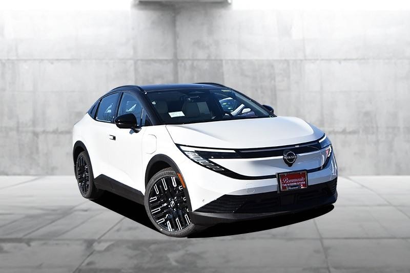 Nissan LEAF Vehicle Image 02