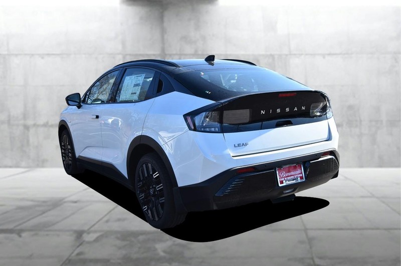 Nissan LEAF Vehicle Image 07