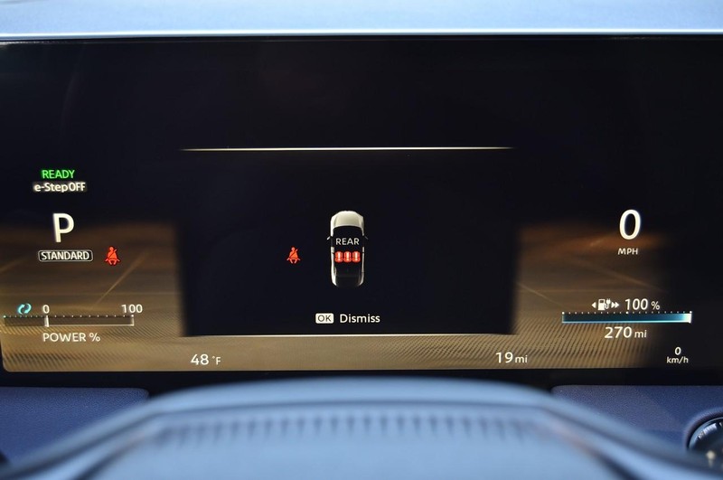 Nissan LEAF Vehicle Image 13