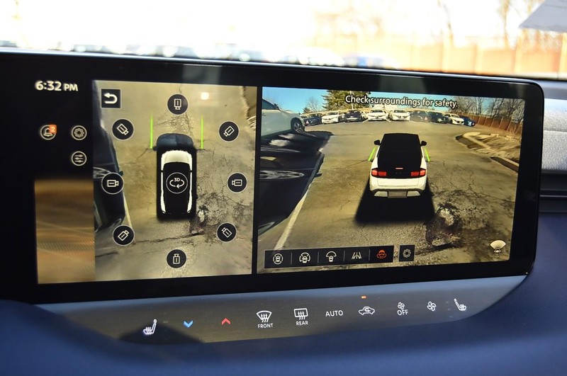 Nissan LEAF Vehicle Image 18