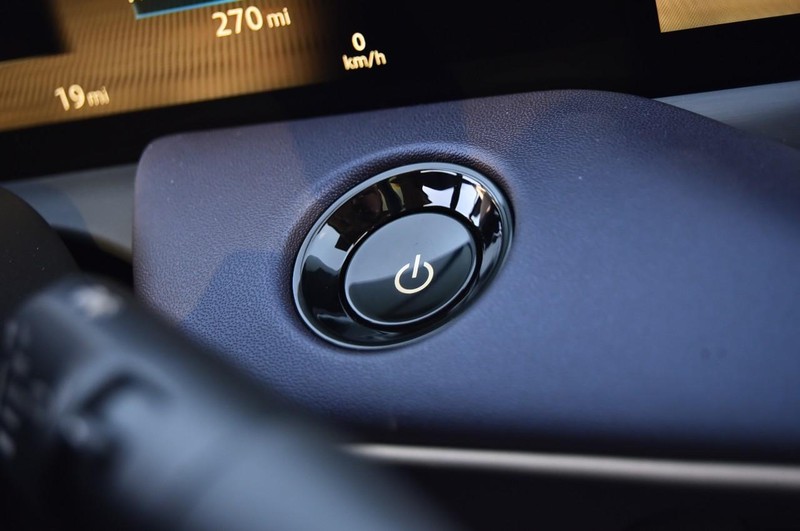 Nissan LEAF Vehicle Image 22