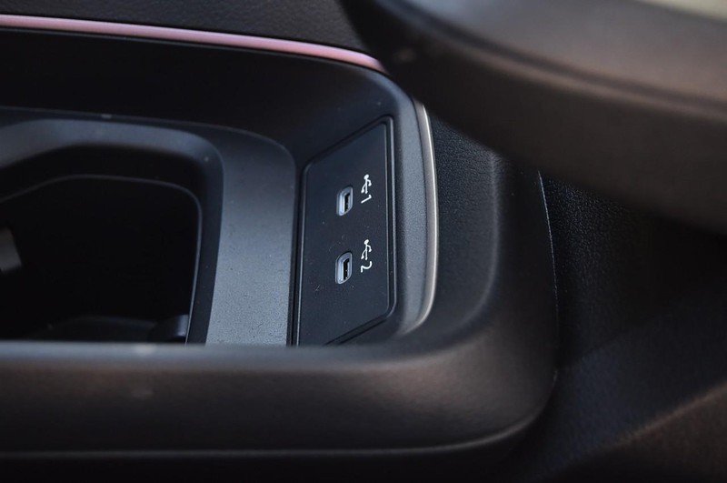 Nissan LEAF Vehicle Image 28