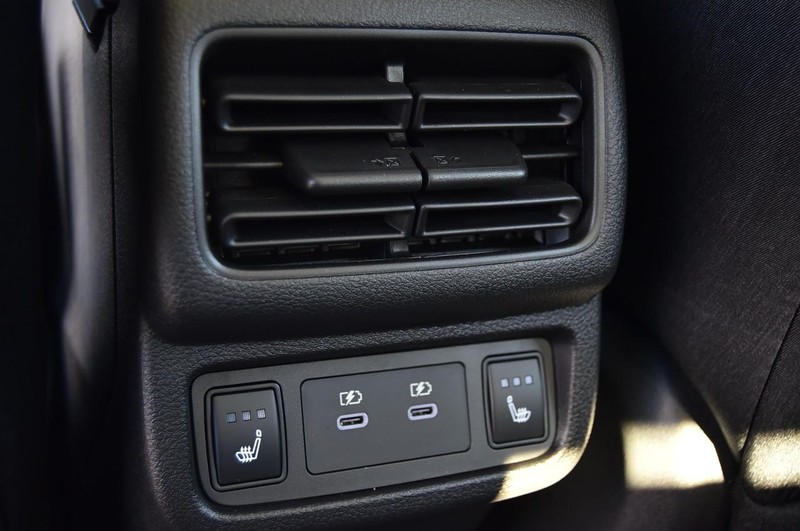 Nissan LEAF Vehicle Image 29