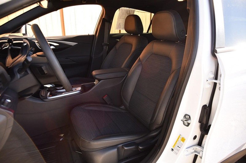 Buick Envista Vehicle Image 18