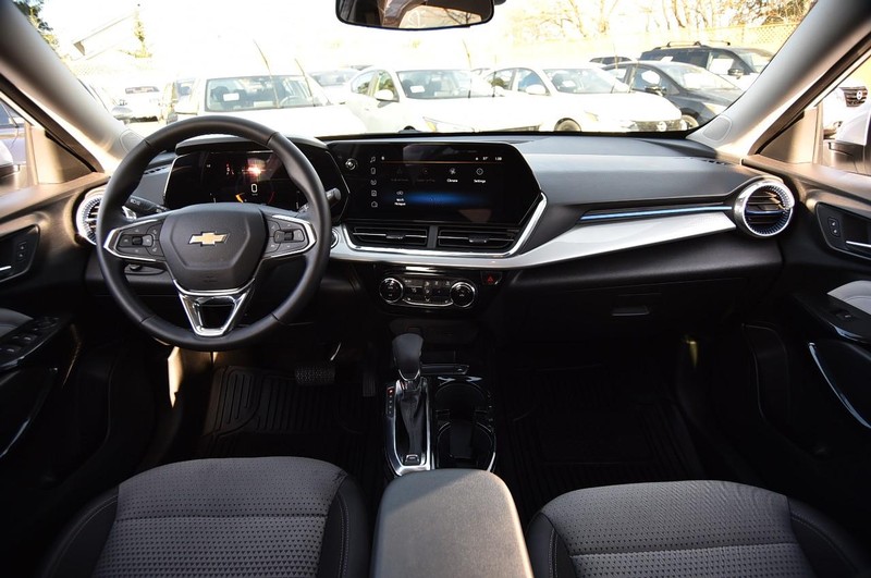Chevrolet Trax Vehicle Image 08