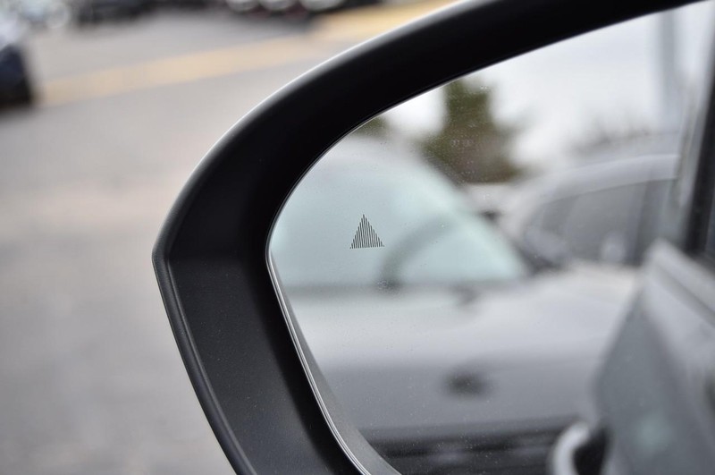 Nissan Rogue Vehicle Image 10