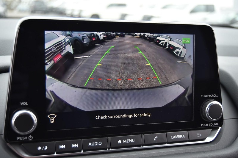 Nissan Rogue Vehicle Image 16