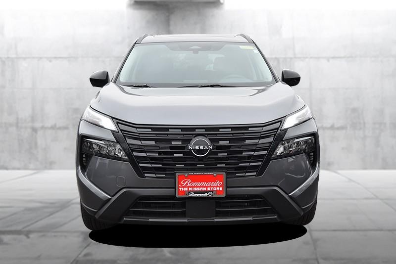 Nissan Rogue Vehicle Image 04