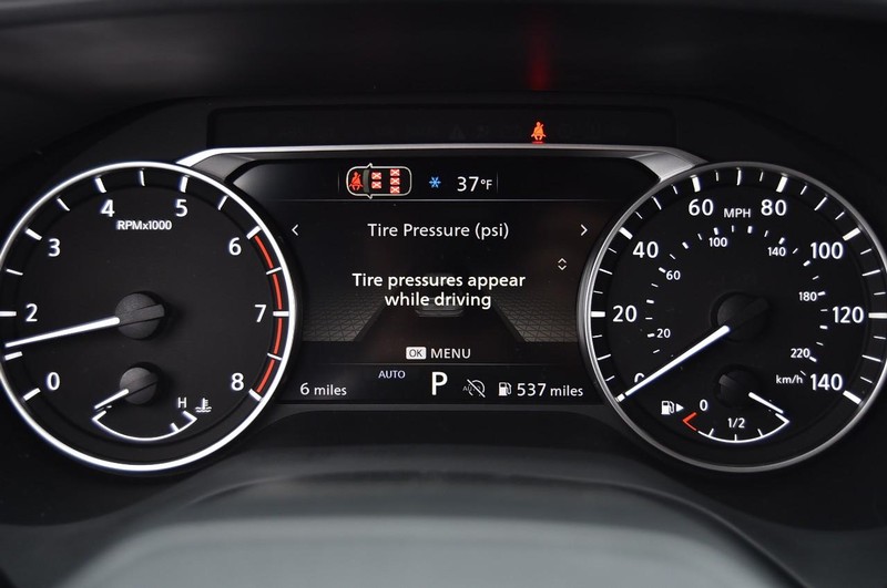 Nissan Rogue Vehicle Image 12