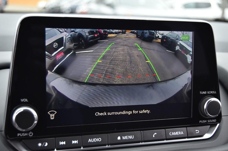 Nissan Rogue Vehicle Image 16