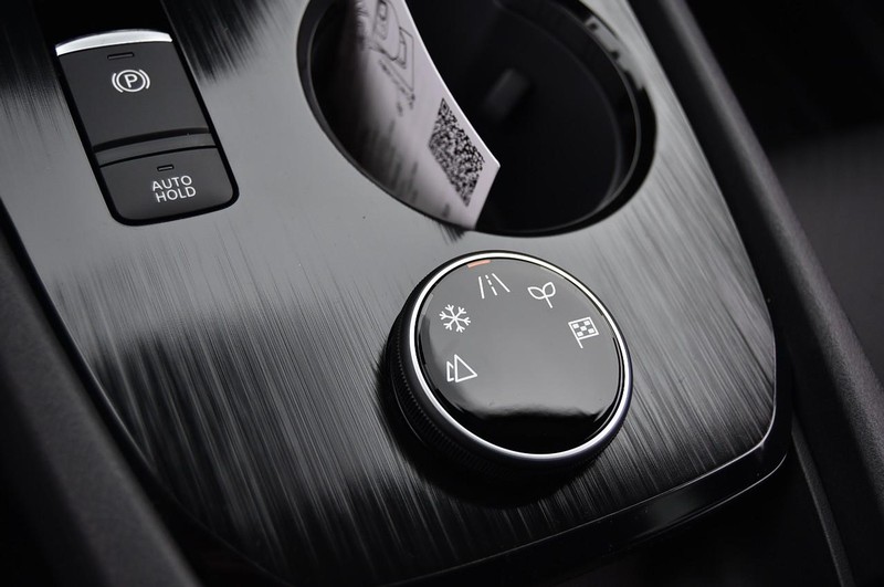 Nissan Rogue Vehicle Image 20